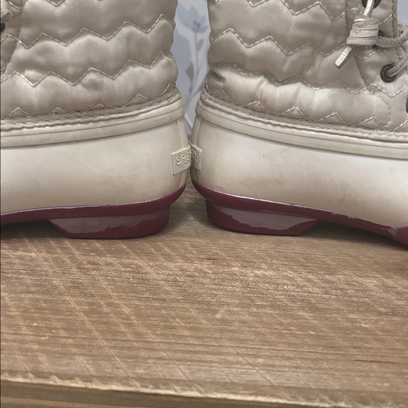 Girls Sperry boots - Picture 4 of 7